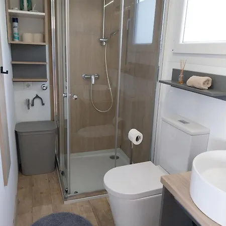 House Ive, House Beta - A Romantic Hideaway In An Olive Grove By The Sea, Fenced With Privacy, Swimming Pool, Jacuzzi And Playground, Pomer Vakantiehuis *