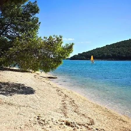 House Ive, House Beta - A Romantic Hideaway In An Olive Grove By The Sea, Fenced With Privacy, Swimming Pool, Jacuzzi And Playground, Pomer Vakantiehuis *