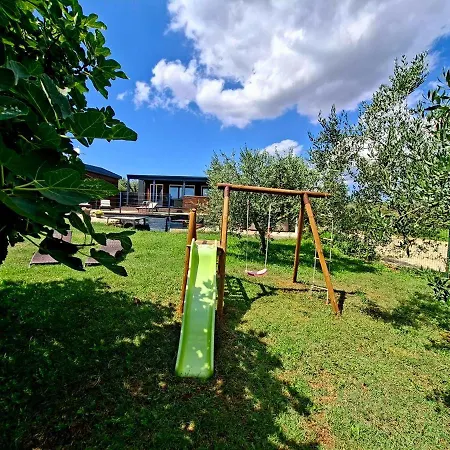 House Ive, House Beta - A Romantic Hideaway In An Olive Grove By The Sea, Fenced With Privacy, Swimming Pool, Jacuzzi And Playground, Pomer *