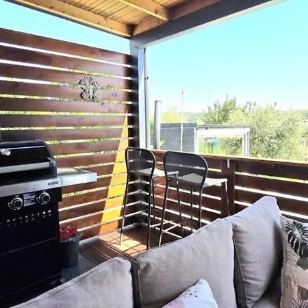 House Ive, House Beta - A Romantic Hideaway In An Olive Grove By The Sea, Fenced With Privacy, Swimming Pool, Jacuzzi And Playground, Pomer Vakantiehuis Pula